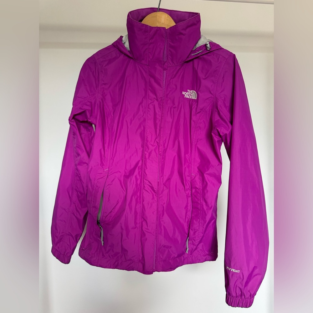 THE NORTH FACE shell jacket in Magenta